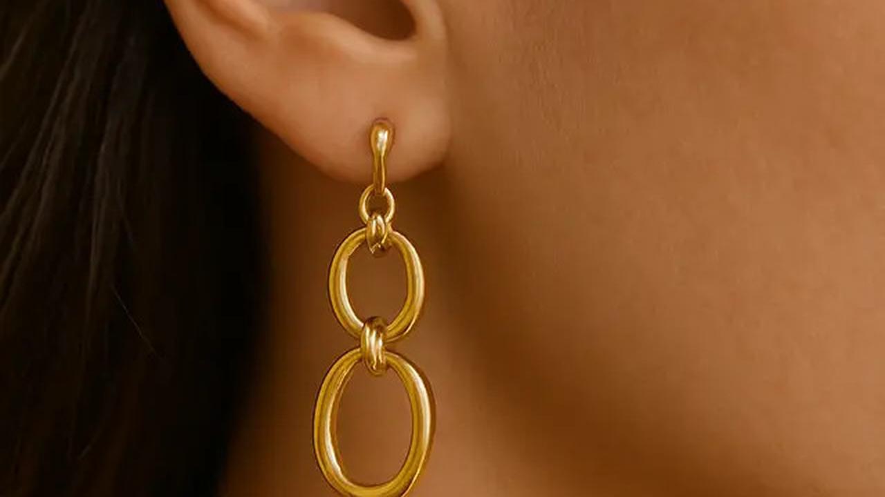 7 Model Anting Emas untuk Baju Batik yang Kekinian