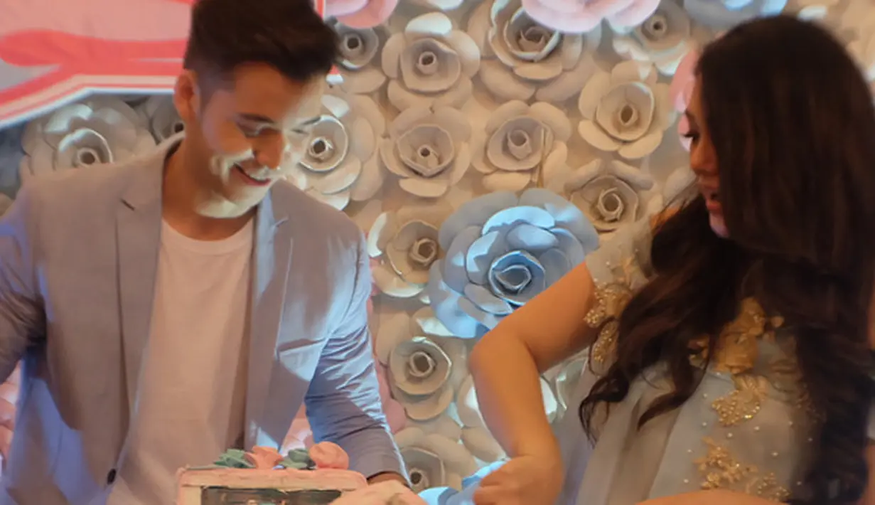 Pada kehamilan kali ini, Celine mengaku lebih emosional. Sebuah hal yang wajar bagi ibu hamil lantaran pengaruh fluktuasi hormon yang tidak stabil. (Instagram/celine_evangelista)