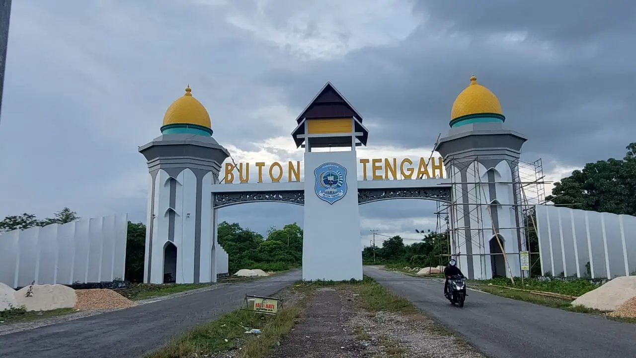 Gerbang kota Buton Tengah. (Ist)