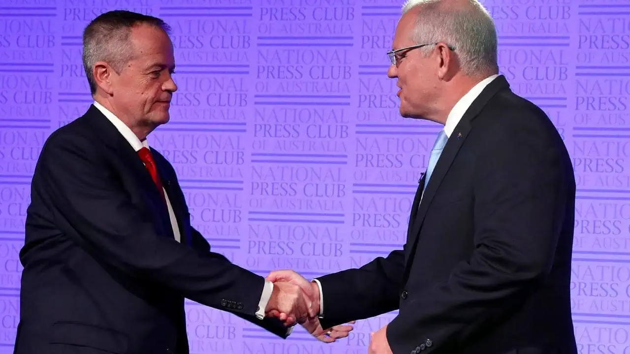 Pemimpin Partai Buruh Australia (Labor Party) yang beroposisi, Bill Shorten dan PM Australia sekaligus Pemimpin Koalisi Liberal-National, Scott Morrison (AFP PHOTO)
