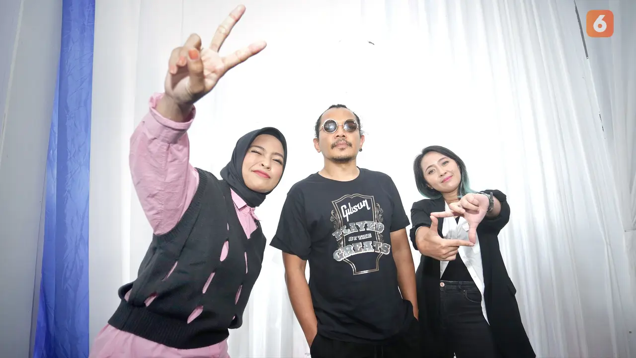 [Fimela] Band Kotak