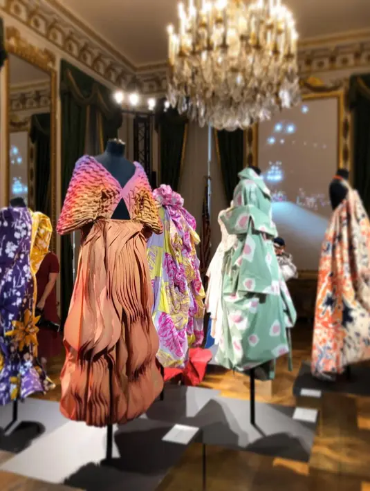 Karyanya dibuat selama beberapa bulan dan dibawah bimbingan David Paul dan Nick Verreos. (Foto: Instagram/ Illene Martoseno)