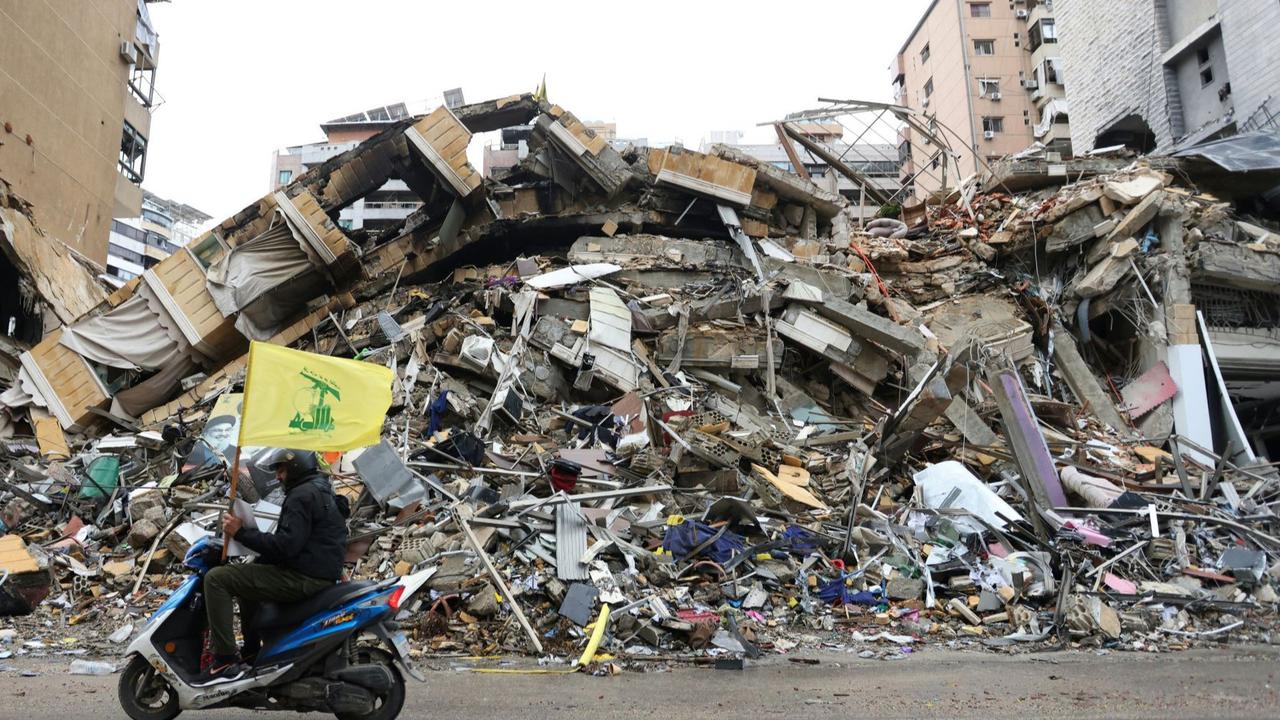 Kegembiraan Simpatisan Hizbullah Klaim Menang Perang Usai Israel Sepakati Gencatan Senjata