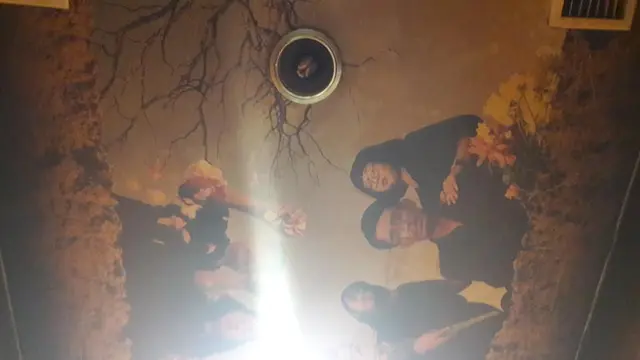 [Bintang] Editor Says: Ketika Suasana Kuburan Jadi Desain Smoking Room