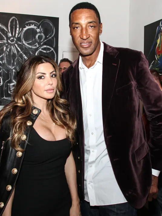 Larsa Pippen dikatakan berselingkuh dari Scottie. Mantan bintang NBA tersebut pun menggugat cerai usai 19 tahun menikah. Meski demikian, mereka kembali bersama beberapa bulan kemudian. (Thaddaeus McAdams/FilmMagic/USMagazine)