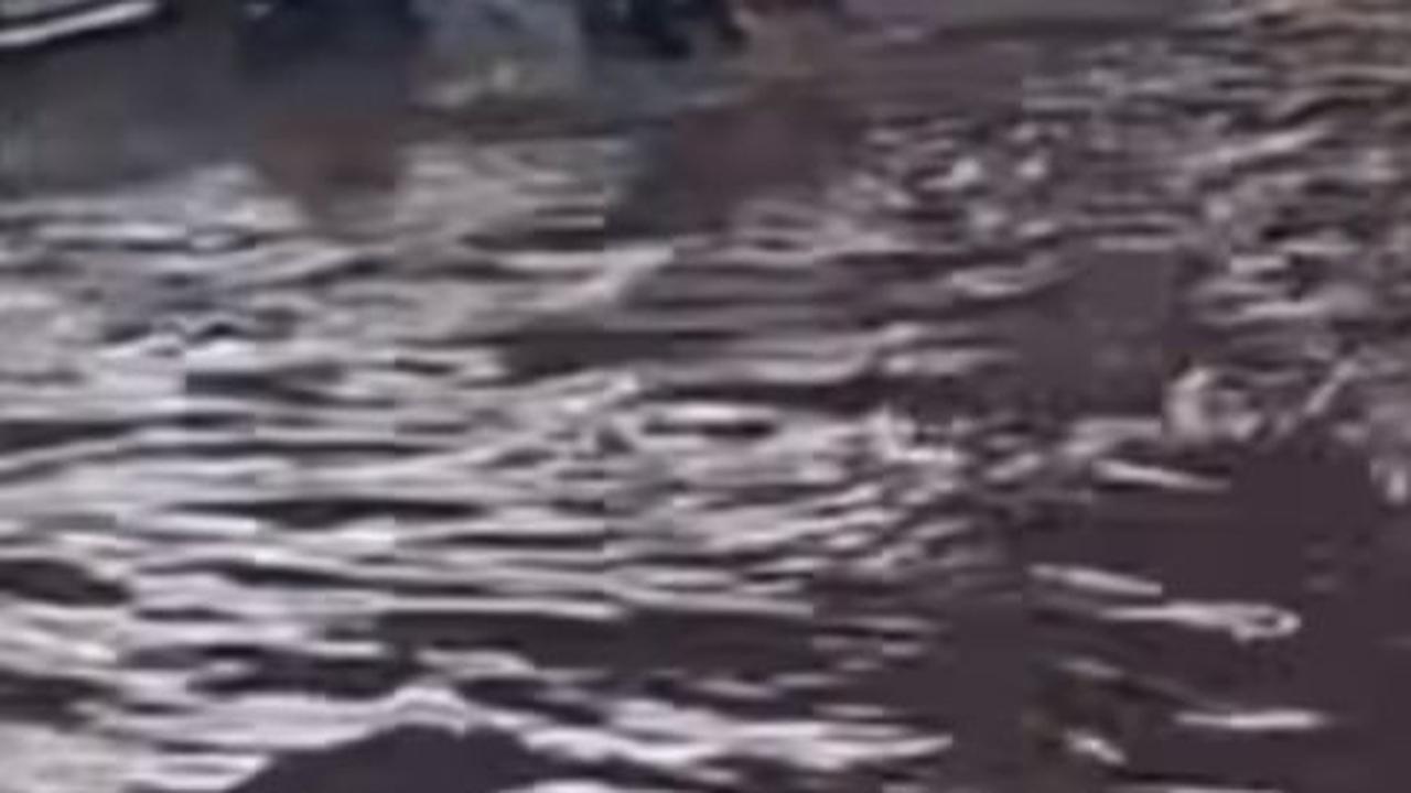 Jakarta Diguyur Hujan Sejak Pagi, 38 Ruas Jalan Terendam Banjir