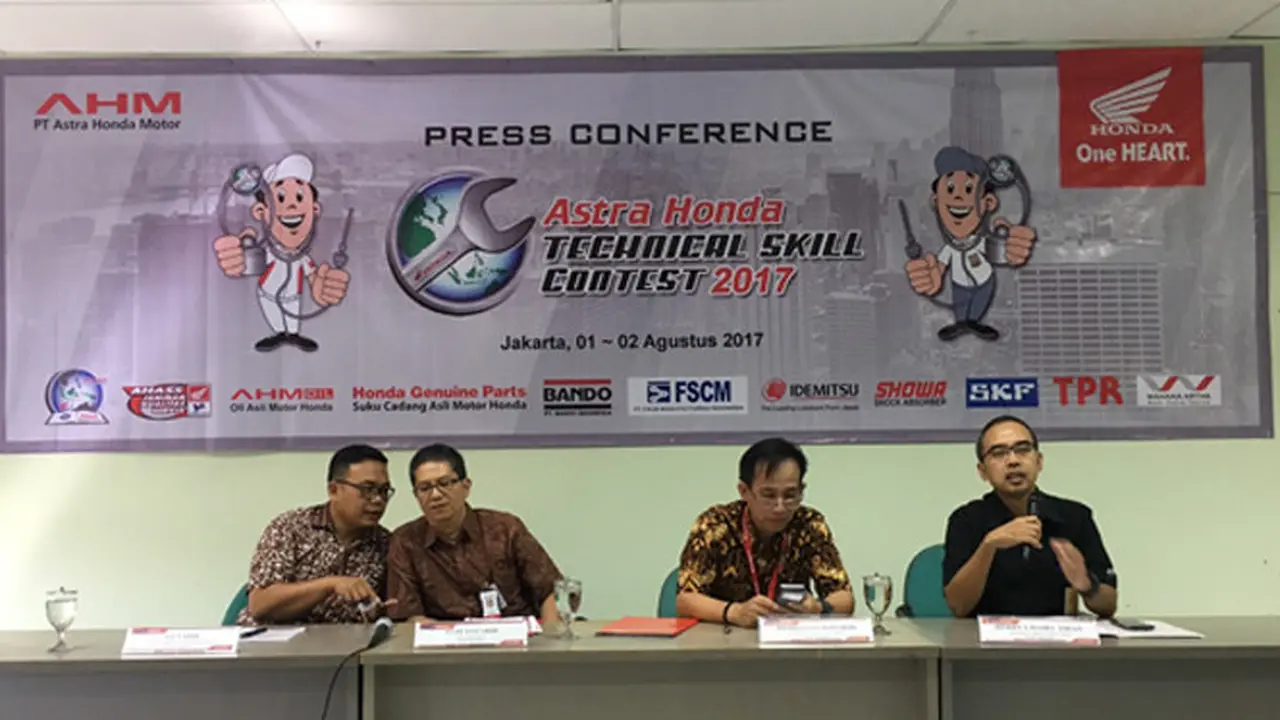 PT. Astra Honda Motor (AHM) menggelar kompetisi teknik sepeda motor bagi siswa SMK serta para teknisi dan servis advisor Honda.