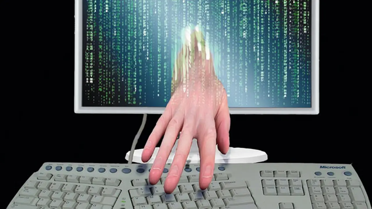 hackersi-131104b.jpg
