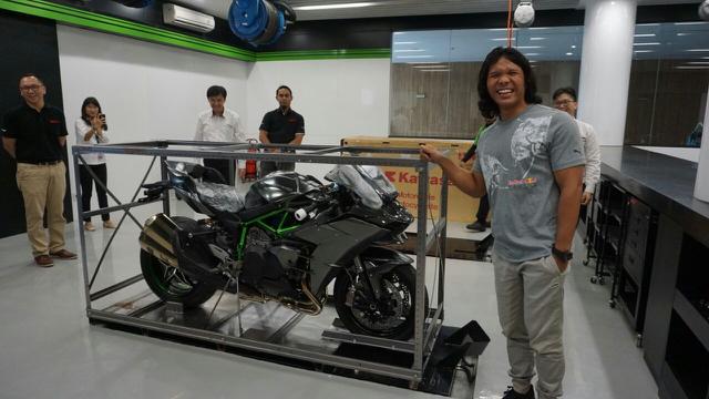 Beruntung Ini Pemilik Satu Satunya Kawasaki H2 Carbon Di Indonesia Otomotif Liputan6 Com