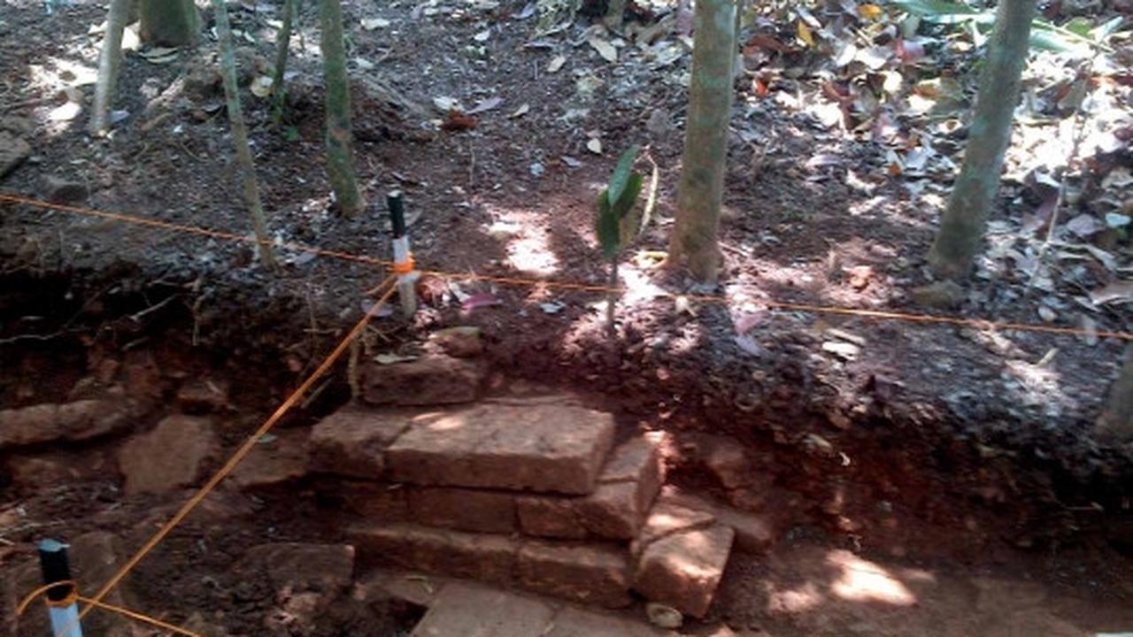 Ini candi diduga peninggalan Mataram kuno abad ke-10