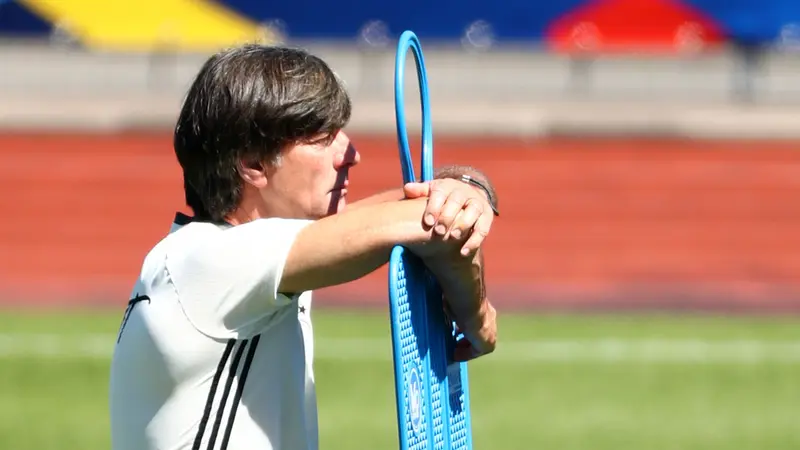 Sesi Latihan Jerman dan Strategi Jitu Joachim Loew, Redam Laju Tuan Rumah Prancis