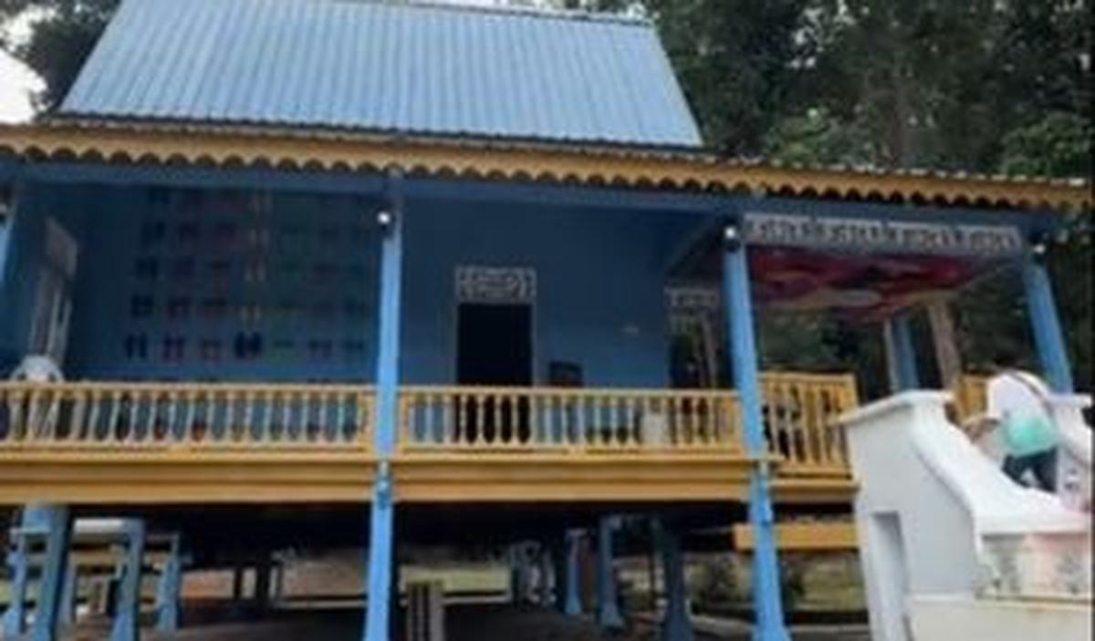 Dalam postingannya, perekam video juga menunjukkan rumah Atuk Dalang salah satu tokoh dalam serial animasi tersebut.