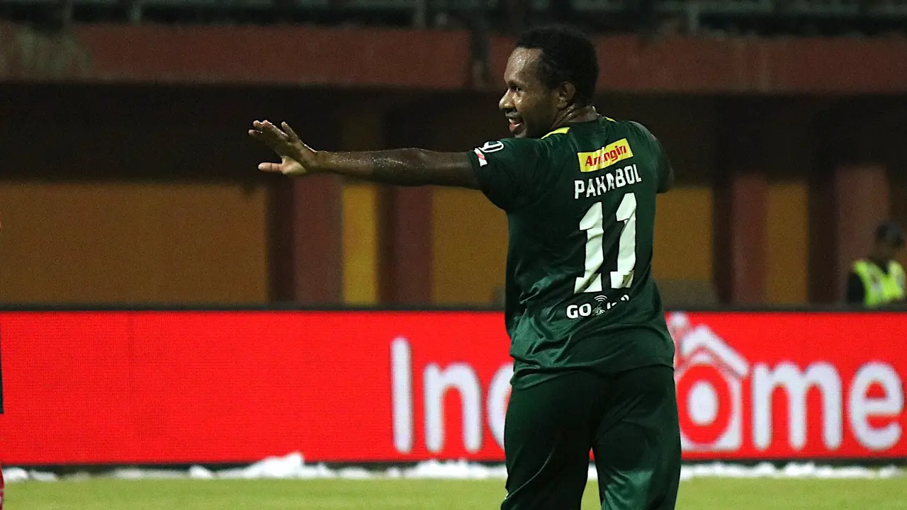Persebaya Surabaya, Feri Pahabol