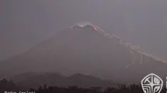 Merapi Luncurkan Awan Panas Sejauh 2.000 Meter