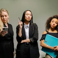 leader woman/copyright pexels/Yan Krukau