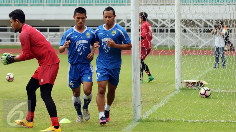 20170421-Hadapi PS TNI, Persib Latihan di Pakansari-Tebe