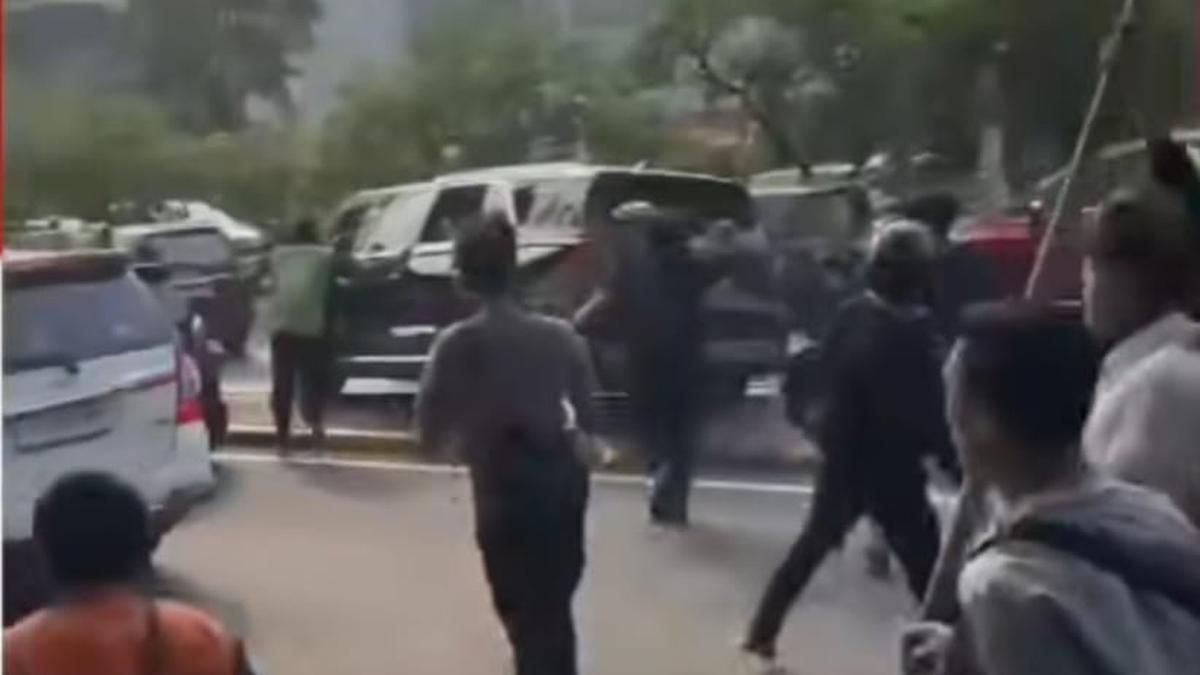 Usai Demo, Setjen DPR Imbau Anggota Dewan Pakai Mobil Berpelat Sipil Gantikan Pelat Merah