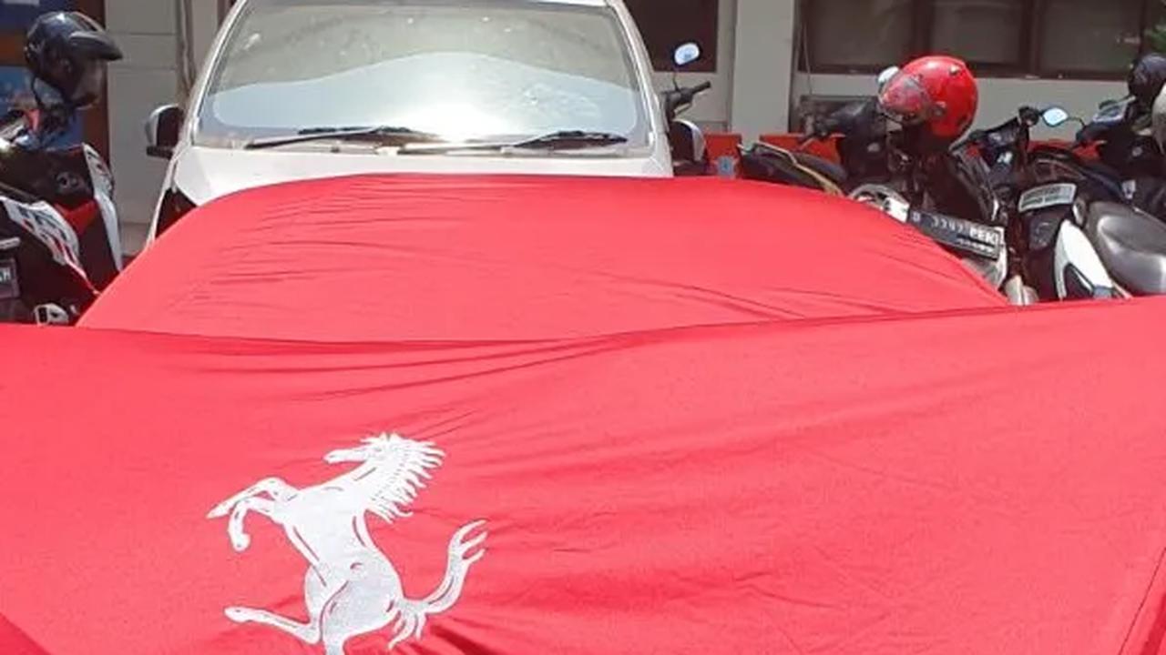 VIDEO: NGERI! Ferrari Merah Seruduk Lima Kendaraan di Senayan, Begini Kondisinya