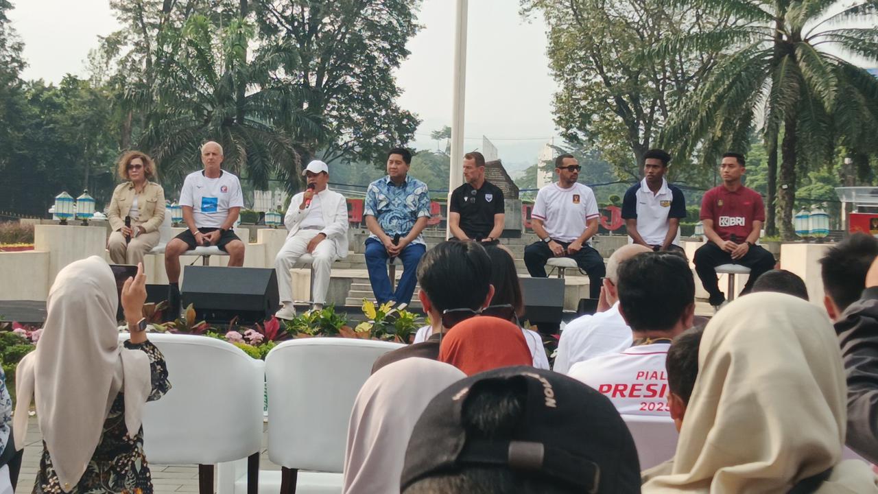 VIDEO: Final Piala Presiden 2025! Dedi Mulyadi Sedih dan Singgung Prabowo, Punggung Dielus Maruarar