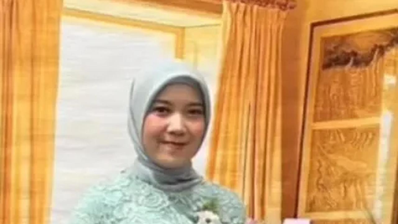 Tidak beda jauh, anak kedua sekaligus putri pertama Mahfud MD juga tidak menggunakan namanya untuk mencari kemudahan. Bahkan, diungkapkan jika sampai sang putri lulus, tidak ada yang tahu Vina adalah anaknya.<br>
