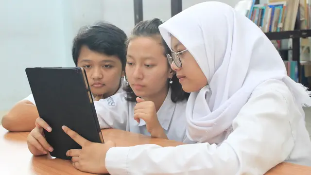 Hari Pendidikan Nasional, Manfaatkan Kemajuan Digital Sebagai Belajar Cara Baru di Indonesia