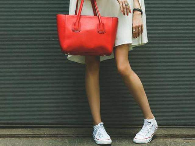 Trik Padu Padan Busana Ke Pesta Dengan Sneakers Fashion Beauty Liputan6 Com