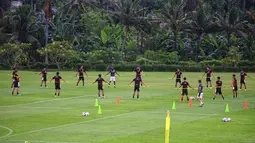 Sesi latihan pertama ini baru diikuti 23 pemain dari total 32 pemain yang dipanggil. (Bola.com/Alit Binawan)