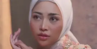 Rachel Vennya belum lama ini mengunggah potret dirinya menggunakan hijab [instagram/rachelvennya]