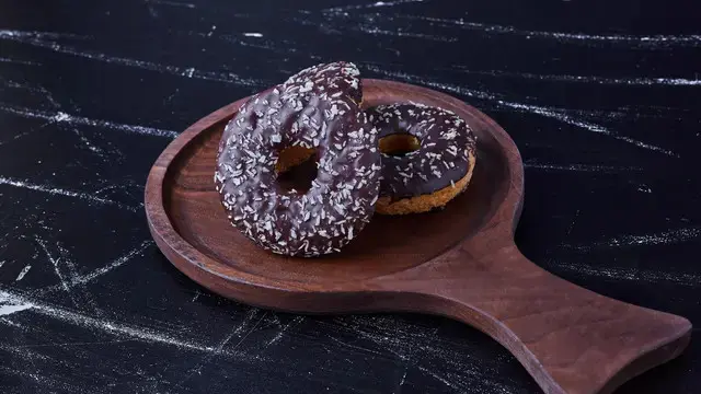 1. Donat Ketan Hitam