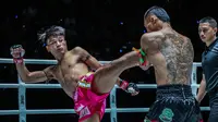 Jaosuayai Mor Krungthepthonburi mengalahkan Puengluang Baanramba via KO di ONE Friday Fights 65 (dok. ONE Championship)