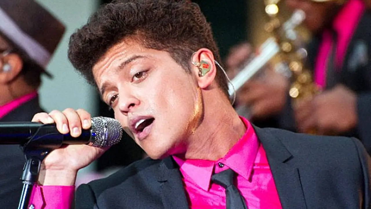 Bruno Mars Buat Lorde Bertekut Lutut di Grammy Awards 2014 - ShowBiz