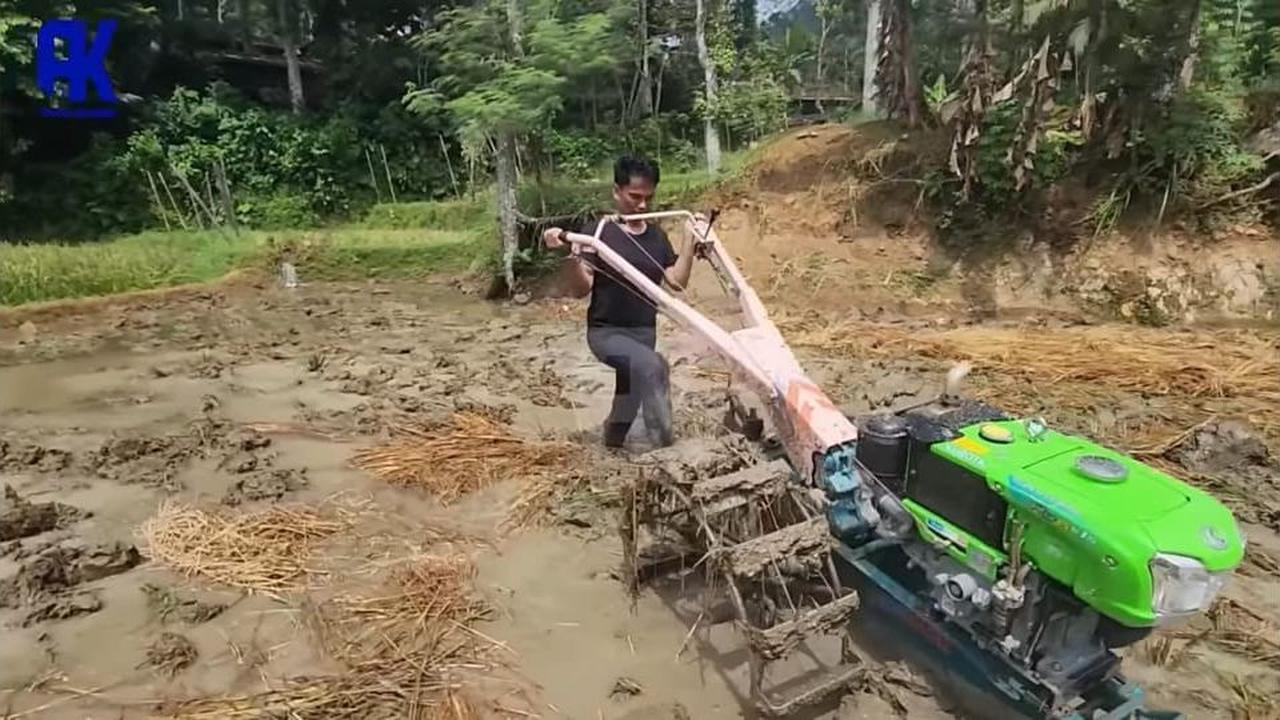 Usai Ngebajak Sawah, Ayah Lesti Kejora Bahagia Sang Istri Tercinta Antar Makanan 'Istriku Tersayang, Kade Gebis