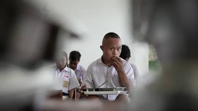 Seporsi MBG dan Senyum yang Lebih Tenang di Wajah Anak-Anak Difabel Sumba