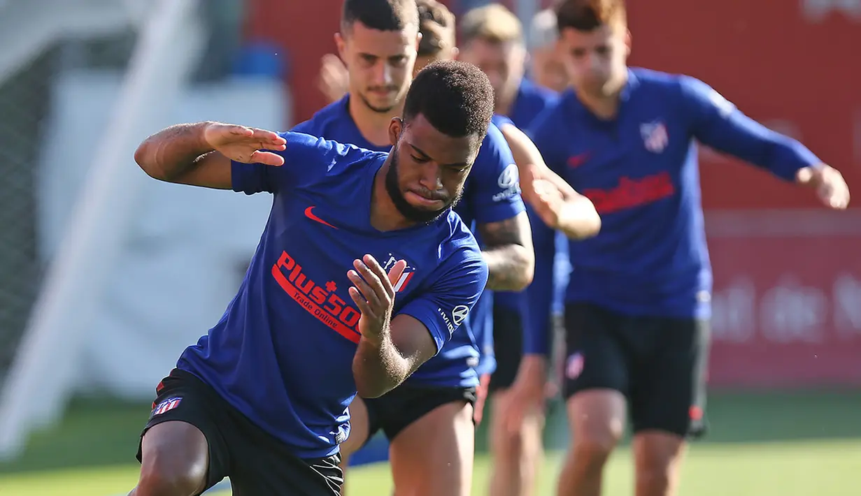Pemain Atletico Madrid saat mengikuti sesi latihan di Training Complex, Majadahonda, Madrid, Senin (25/5/2020) waktu setempat. Klub-klub Liga Spanyol kembali jalani latihan jelang bergulirnya kompetisi La Liga. (AFP/Handout/Atletico Madrid)