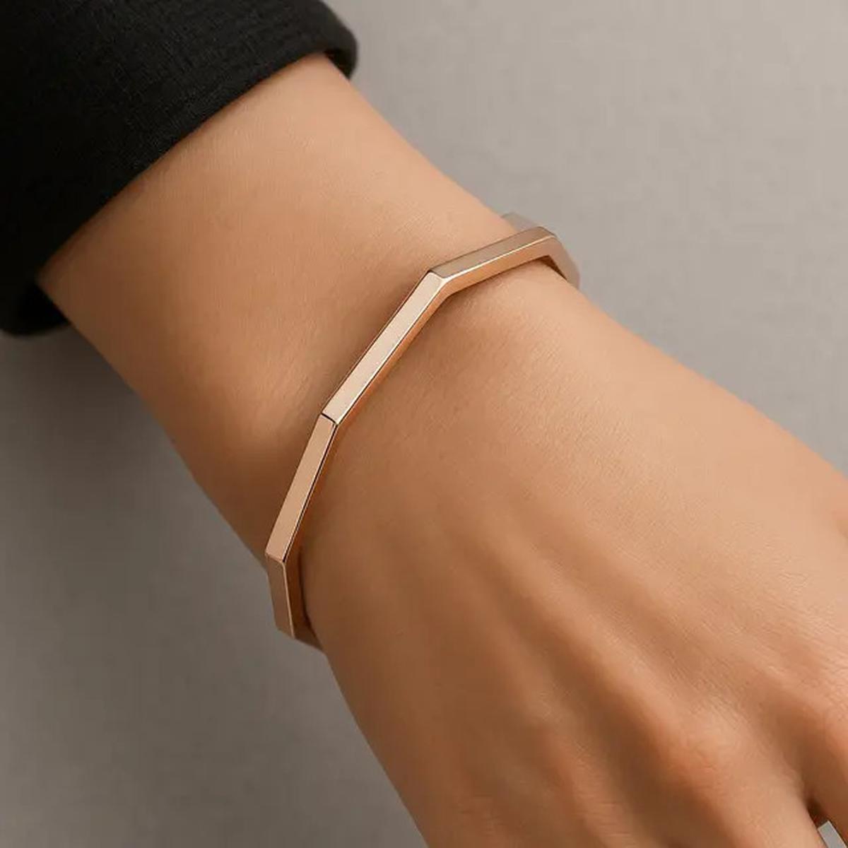 7 Model Gelang Geometris dengan Desain Kontemporer dan Kekinian