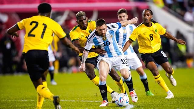 Argentina Hajar Jamaika, Messi Cetak 2 Gol