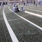 Petugas Kebersihan Masjidil Haram © Al Arabiya