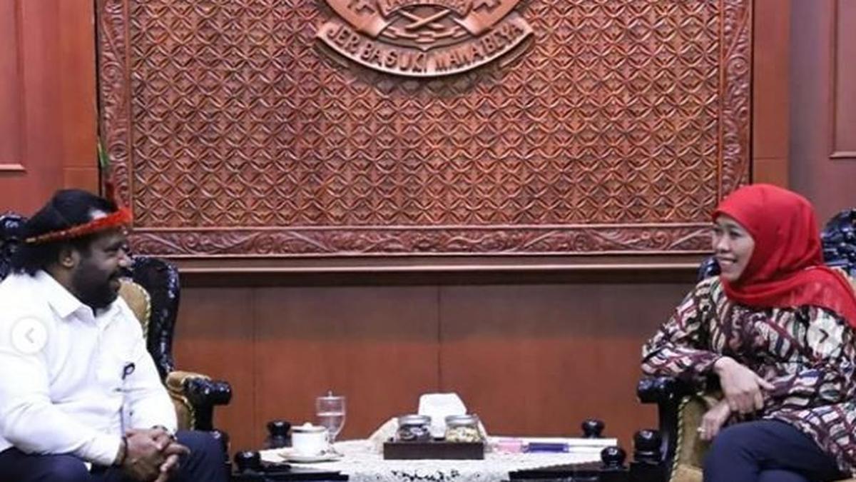 Julukan Mama Papua untuk Khofifah dan Risma