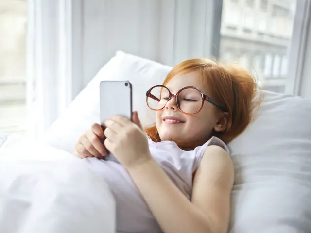 11 Efek Sering Main Hp Pada Anak Dari Ketergantungan Hingga Tumor Parenting Fimela Com