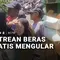 Antrean Beras Gratis Mengular