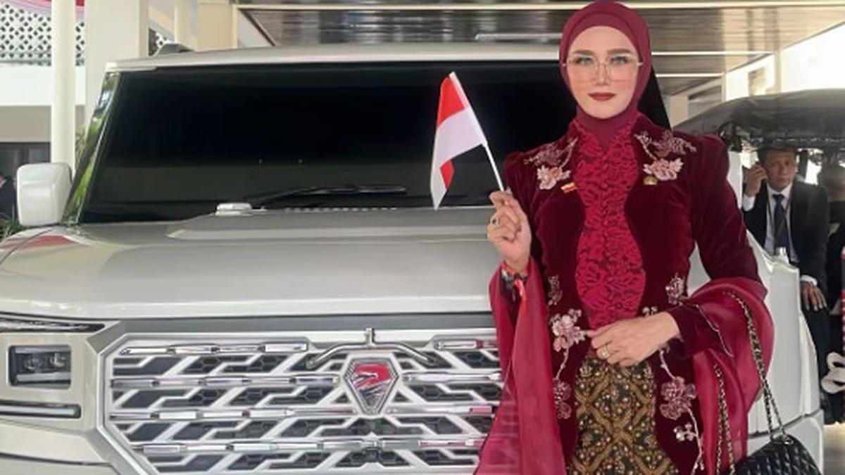 Potret Artis Berhijab di Upacara Peringatan 17 Agustus 2025 Kemerdekaan HUT RI ke-80, Gaya Mulan Jameela Curi Perhatian