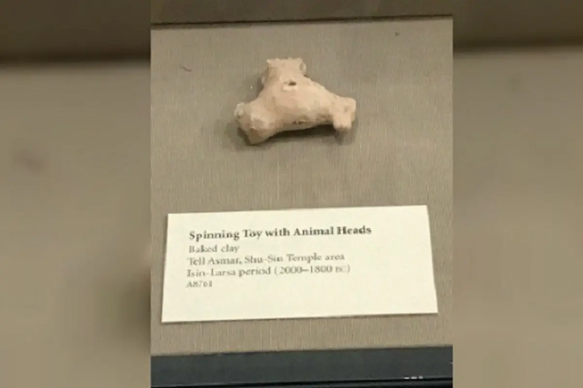 'Fidget Spinner' purbakala peninggalan Kebudayaan Mesopotamia (Oriental Institute University of Chicago/Arielle Pardes/Twitter)