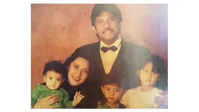 6 Potret Lawas Keluarga Mirdad, Penuh Kehangatan Sedari Dulu