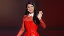 Aktris dan penyanyi Selena Gomez saat berjalan di atas panggung ajang penghargaan acara 2015 Glamour Women Of The Year Awards di New York City, Senin (9/11). (Larry Busacca/Getty Images untuk Glamour/AFP)