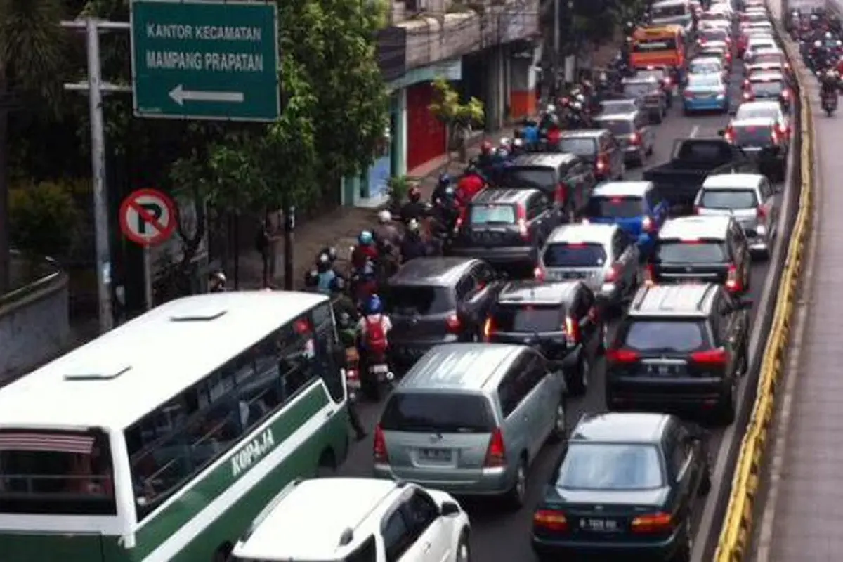 [Bintang] Editor Says: Saatnya Kembali Menikmati Kemacetan Jakarta