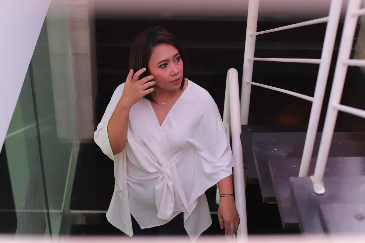 wanita maret aura berkelas