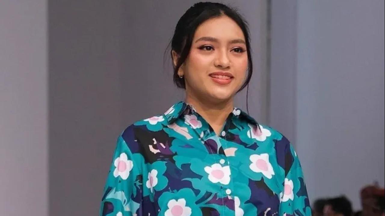 Video itu langsung menuai banyak komentar dari netizen. Tak sedikit yang terharu melihat momen kebersamaan Alleia dan Ariel.<br>