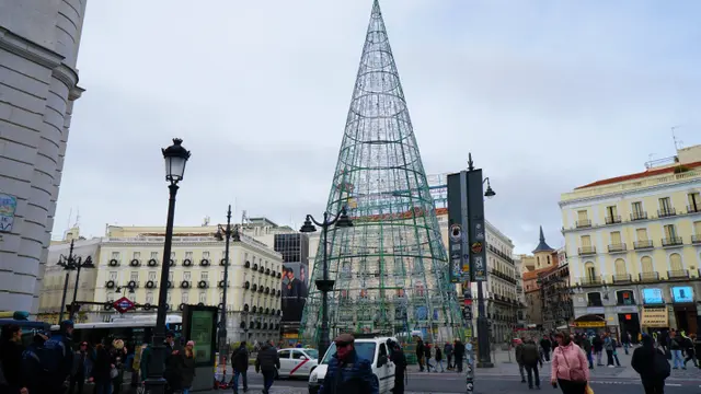 Puerta del Sol, kawasan ramai turis di kota Madrid