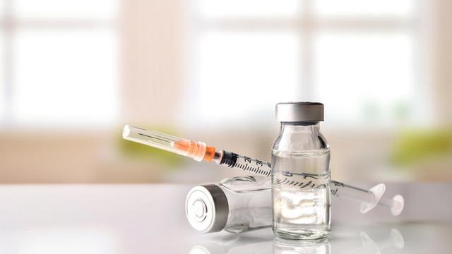 Kiat agar Insulin Tidak Rusak Saat Bepergian (Davizro Photography/Shutterstock)