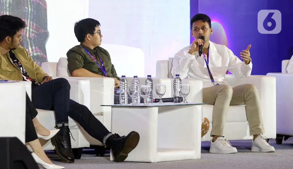 Selain itu, Mekari Conference 2023 juga menyediakan kelas-kelas praktis yang dipandu oleh para founder bisnis dan ahli di bidangnya. Di sini, para peserta bisa belajar langsung tentang cara mengembangkan usaha dan karier mereka dengan menggunakan teknologi, seperti membuat strategi pemasaran, merencanakan keuangan, meningkatkan produktivitas, serta menjaga kesehatan mental. (Liputan6.com/Angga Yuniar)